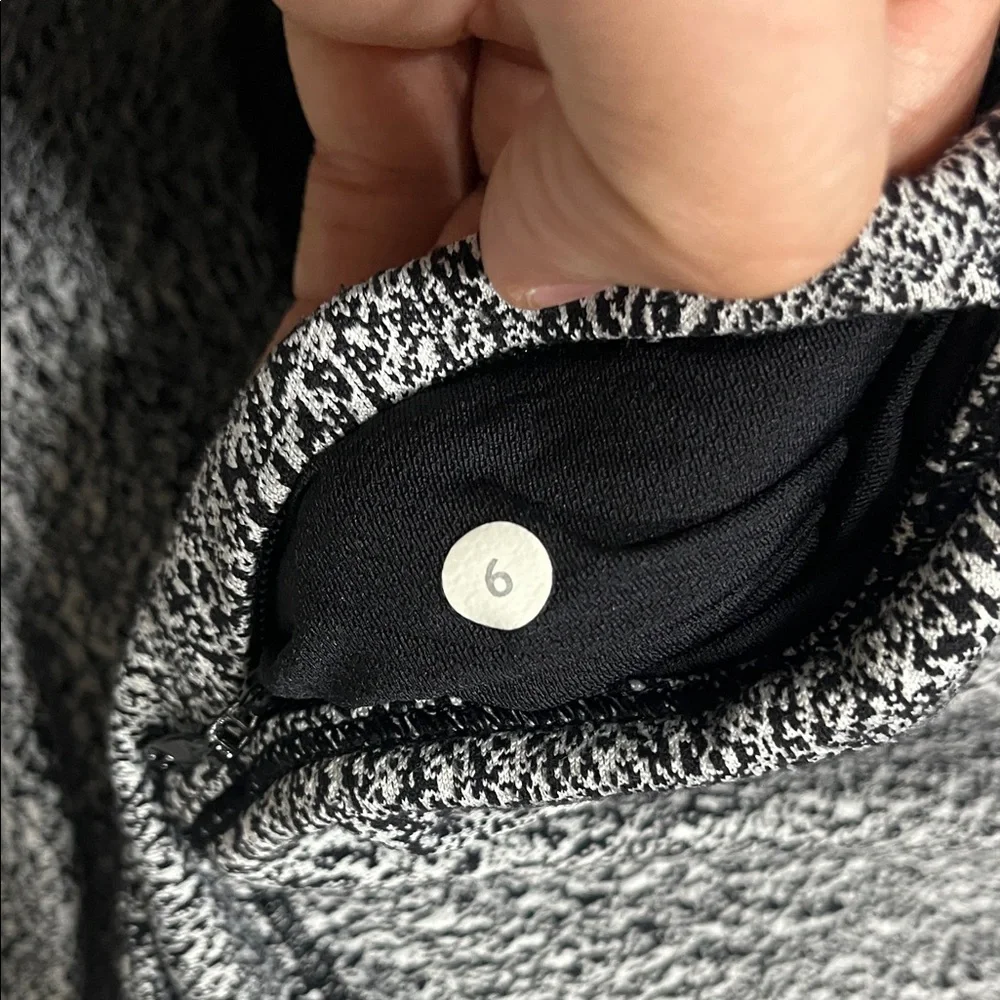 Lululemon Athletica Black Long Sleeve Sweatshirt